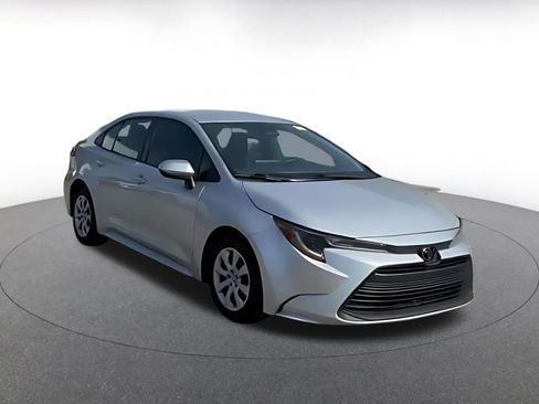 Used 2023 Toyota Corolla LE image 16
