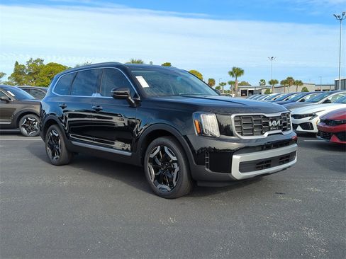 New 2025 Kia Telluride S image 2
