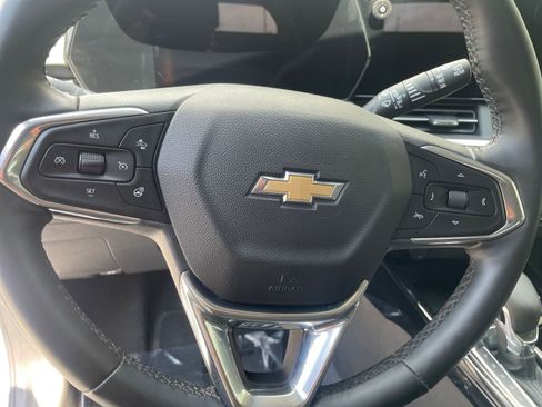 Used 2025 Chevrolet Trax LT w/ LT Convenience Package FWD image 27