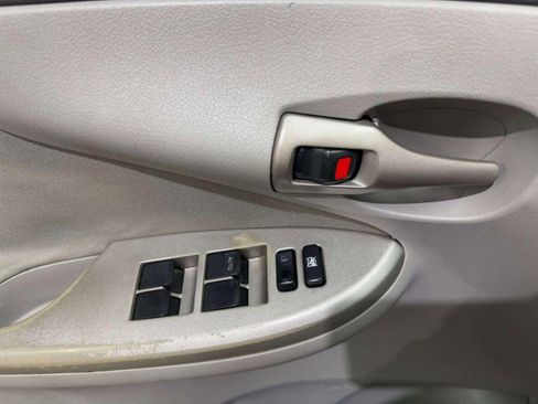 Used 2010 Toyota Corolla LE image 14