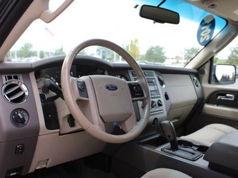 Used 2011 Ford Expedition XLT AWD/4WD image 17