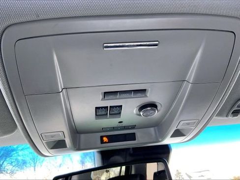 Used 2017 GMC Yukon Denali image 38