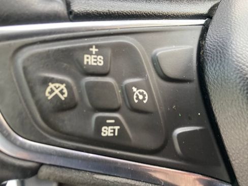 Used 2017 Chevrolet Malibu LT FWD image 42