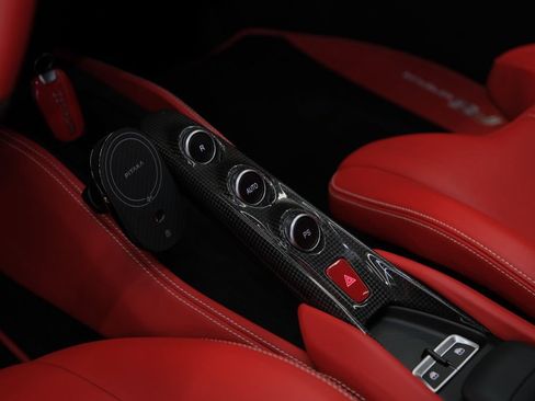 Used 2023 Ferrari F8 Tributo RWD image 17