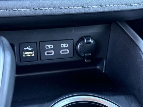 Used 2023 Toyota Highlander XLE image 25
