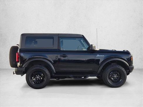 Used 2022 Ford Bronco Black Diamond image 4