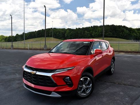 Used 2023 Chevrolet Blazer LT FWD image 6