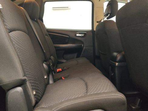 Used 2018 Dodge Journey SE w/ Connectivity Group FWD image 19