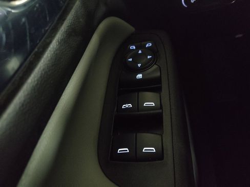 Used 2019 Chevrolet Equinox LS w/ LPO, Cargo Package image 27