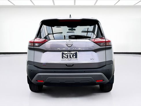 Used 2023 Nissan Rogue SV image 5