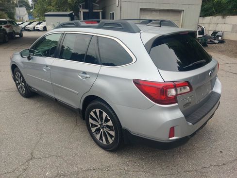 Used 2017 Subaru Outback 2.5i Limited AWD/4WD image 4