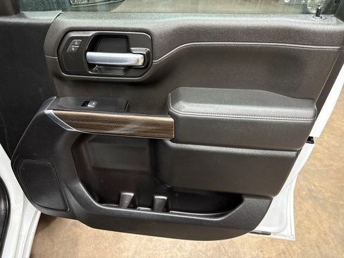 Used 2022 Chevrolet Silverado 2500 LT w/ Convenience Package image 18