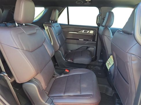 New 2026 Ford Explorer Platinum RWD image 18