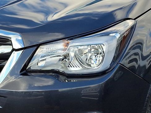 Used 2018 Subaru Forester 2.5i Premium w/ All-Weather Package image 11