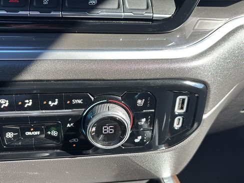 Used 2025 Chevrolet Silverado 1500 High Country w/ Technology Package image 32