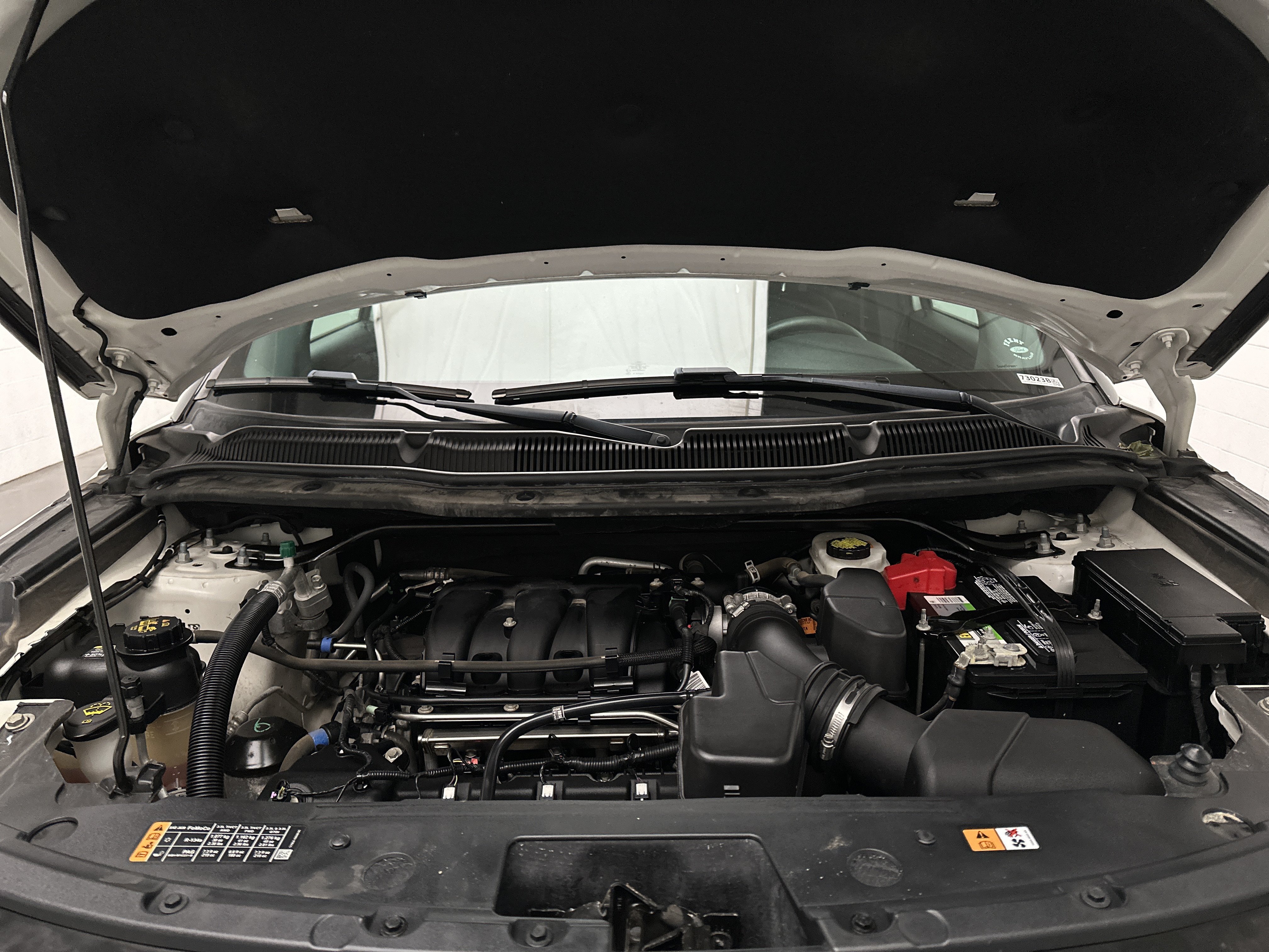 Used 2018 Ford Explorer XLT w/ Equipment Group 202A AWD/4WD image 47