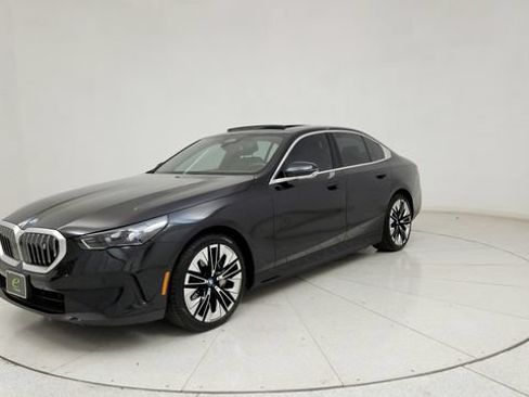 Used 2024 BMW i5 eDrive40i w/ M Sport Package RWD image 4