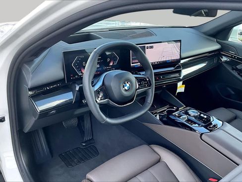 Used 2026 BMW 530i RWD image 17