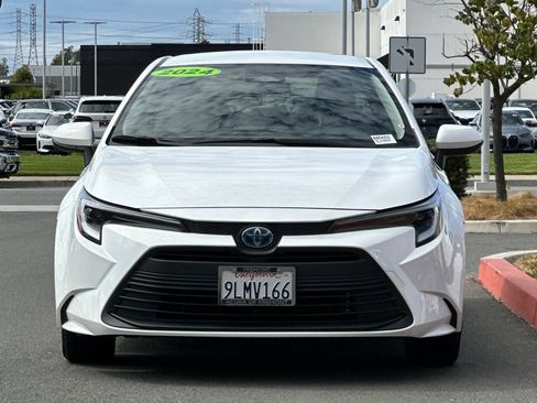 Used 2024 Toyota Corolla LE w/ LE Convenience Package FWD image 9