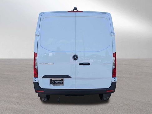 Used 2025 Mercedes-Benz Sprinter 2500 image 4