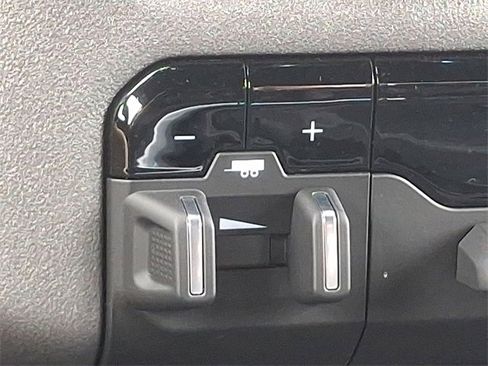 Used 2023 RAM 3500 Tradesman w/ Chrome Appearance Group image 22