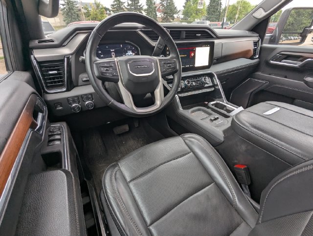 Used 2024 GMC Sierra 2500 Denali w/ Denali Reserve Package AWD/4WD image 2