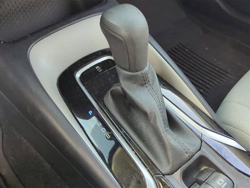 Used 2022 Toyota Corolla LE image 19