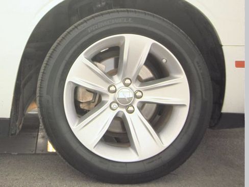 Used 2023 Dodge Challenger SXT RWD image 4