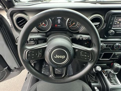 Used 2021 Jeep Wrangler Unlimited Sport AWD/4WD image 18