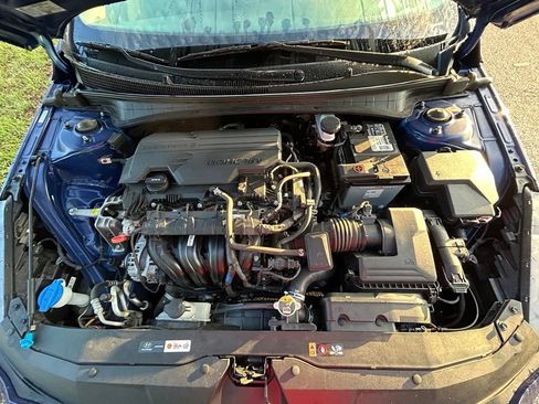 Used 2023 Hyundai Elantra SE FWD image 12