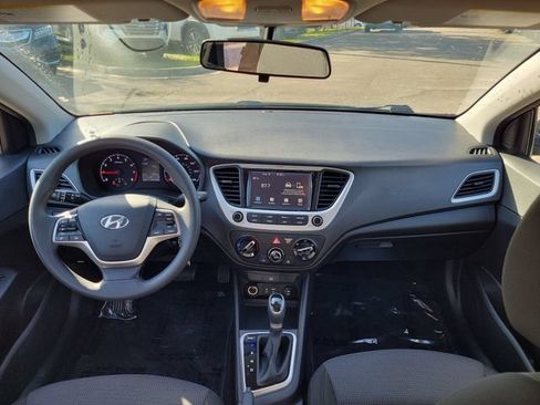 Used 2022 Hyundai Accent FWD image 9