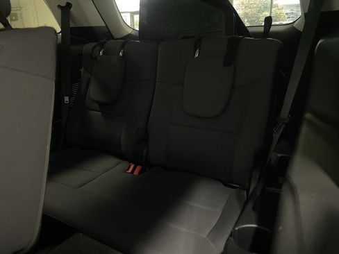 Used 2025 Ford Explorer Active AWD/4WD image 24