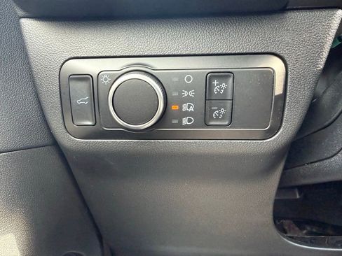 Certified 2022 Ford Escape SE w/ SE Sport Appearance Package image 14