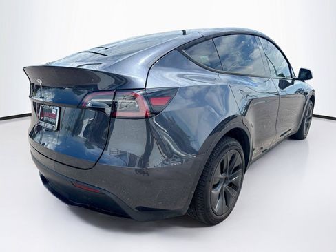 Used 2025 Tesla Model Y Long Range RWD image 5