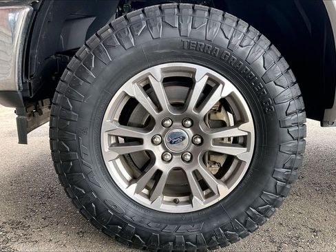 Used 2019 Ford F150 Lariat image 22