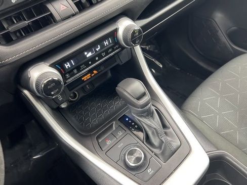 Used 2022 Toyota RAV4 XLE w/ Convenience Package image 19