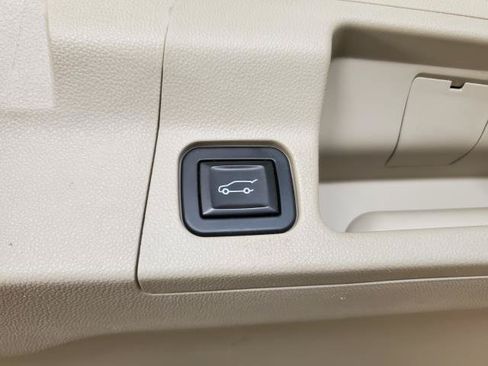 Used 2019 GMC Acadia Denali FWD image 8