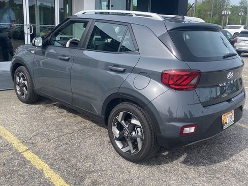 Used 2026 Hyundai Venue SEL image 3