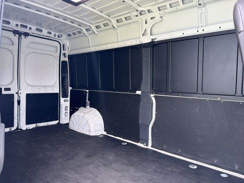 Used 2024 RAM ProMaster 2500 w/ Convenience Group FWD image 15