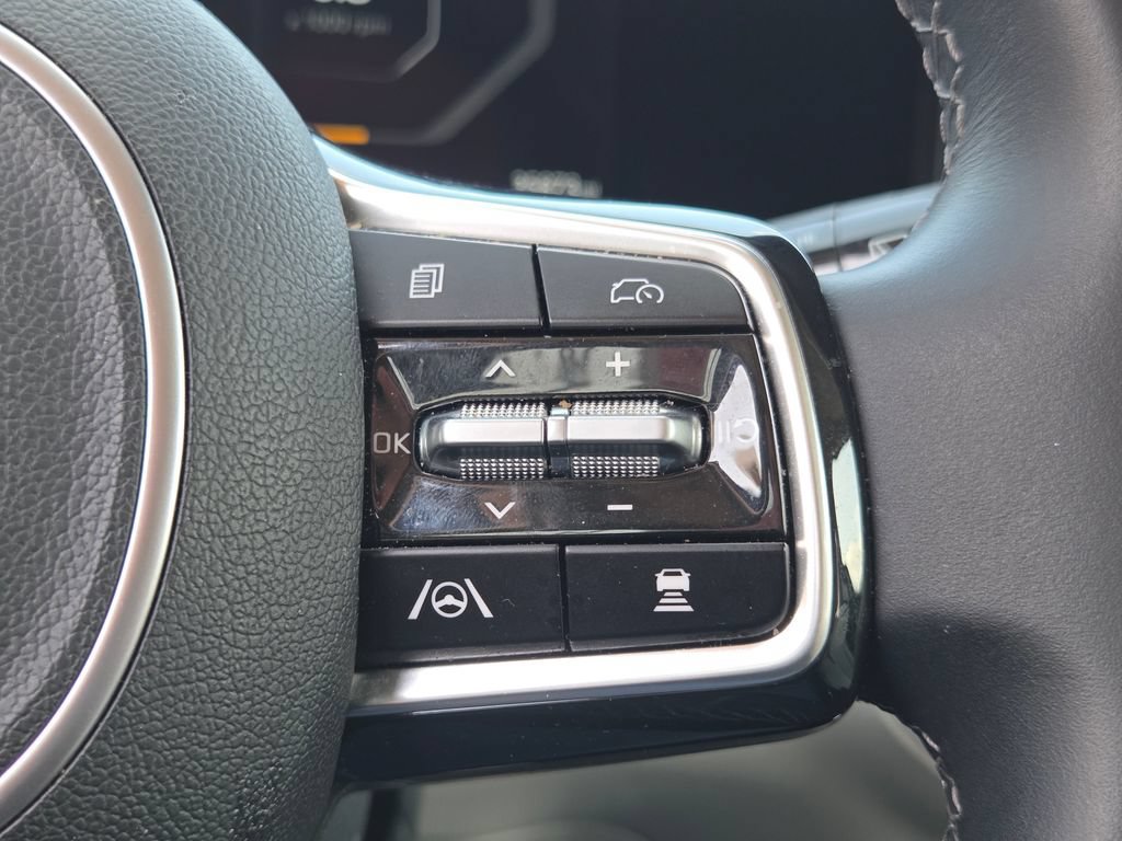 Used 2025 Kia Sorento SX AWD/4WD image 18