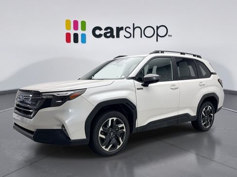 Used 2025 Subaru Forester Premium AWD/4WD image 1
