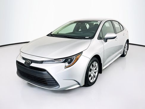 Used 2026 Toyota Corolla LE FWD image 7