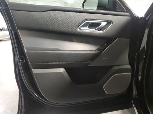 Used 2019 Land Rover Range Rover Velar R-Dynamic SE image 14