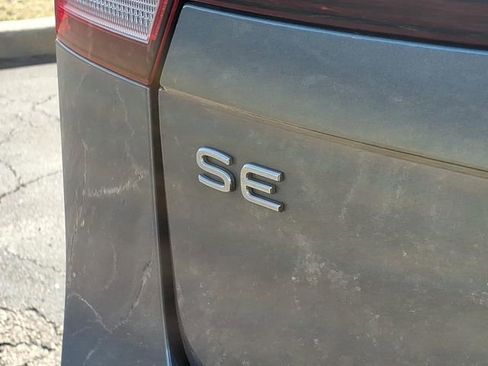 Used 2024 Volkswagen Tiguan SE image 26