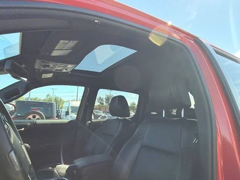 Used 2018 Toyota Tacoma TRD Off-Road w/ TRD Premium Off Road Package AWD/4WD image 20