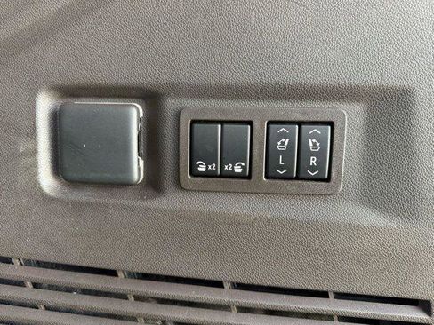 Used 2021 Chevrolet Tahoe Z71 w/ Z71 Off-Road Package image 11