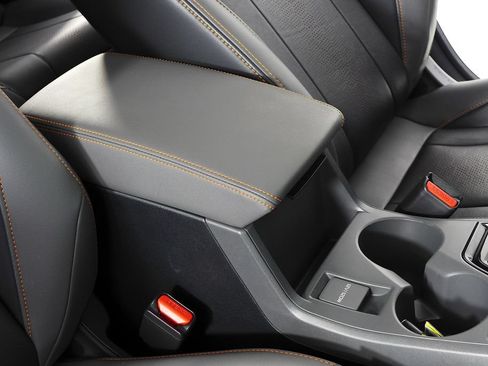 Certified 2024 Subaru Crosstrek 2.5i Limited w/ Crosstrek Mirror Package AWD/4WD image 16