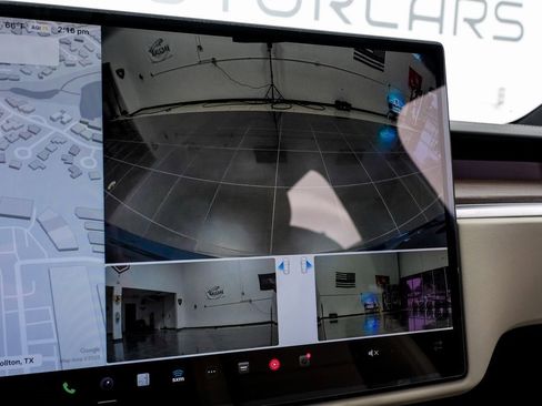 Used 2022 Tesla Model X image 28