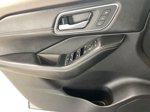 Used 2023 Nissan Rogue Platinum w/ Platinum Premium Package image 17