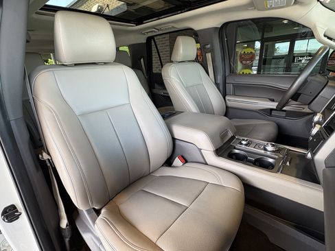 Used 2021 Ford Expedition Max XLT AWD/4WD image 31